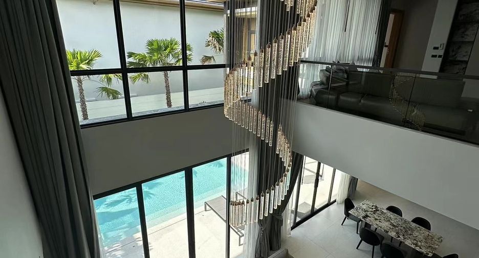 For rent 5 bedrooms villa in Mueang Phuket, Phuket