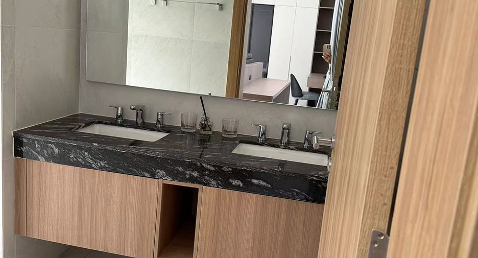 For rent 5 bedrooms villa in Mueang Phuket, Phuket