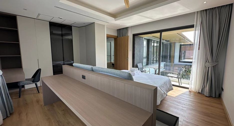 For rent 5 bedrooms villa in Mueang Phuket, Phuket