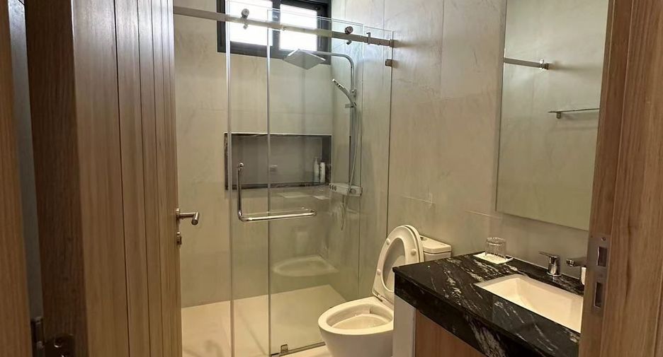 For rent 5 bedrooms villa in Mueang Phuket, Phuket