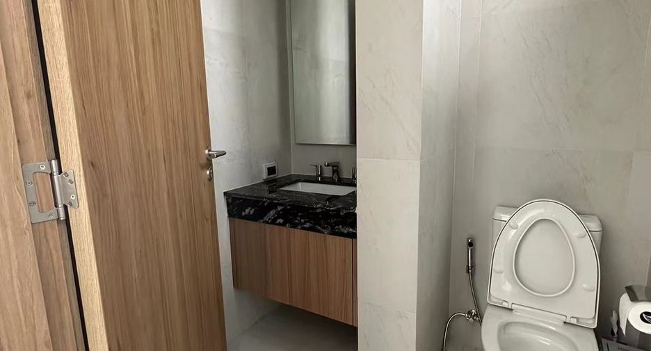 For rent 5 bedrooms villa in Mueang Phuket, Phuket