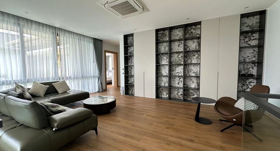 For rent 5 bedrooms villa in Mueang Phuket, Phuket