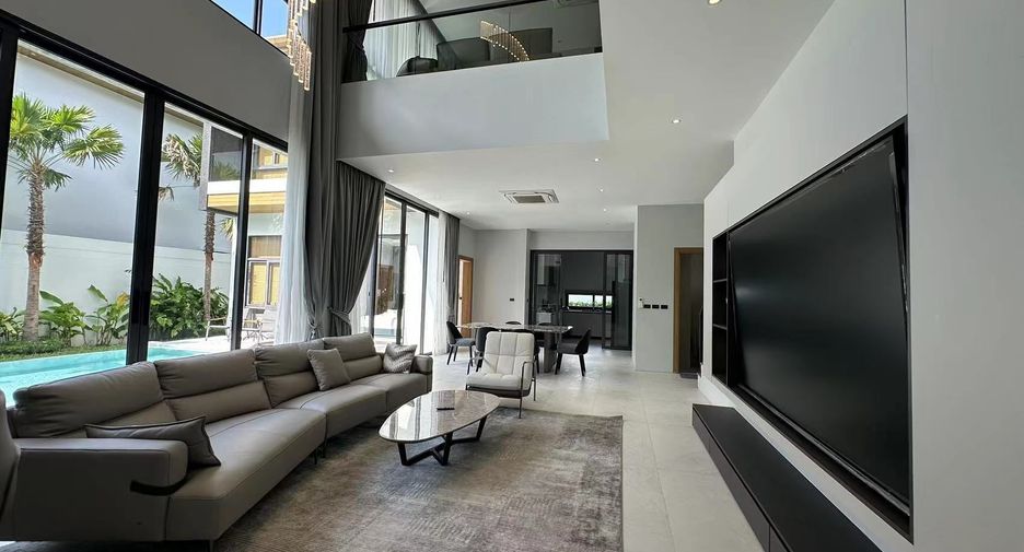 For rent 5 bedrooms villa in Mueang Phuket, Phuket
