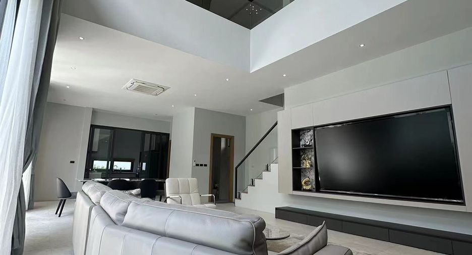 For rent 5 bedrooms villa in Mueang Phuket, Phuket