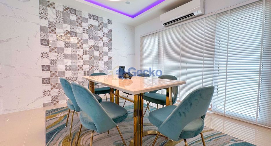 Casa en alquiler de 4 habitaciones en Jomtien, Pattaya