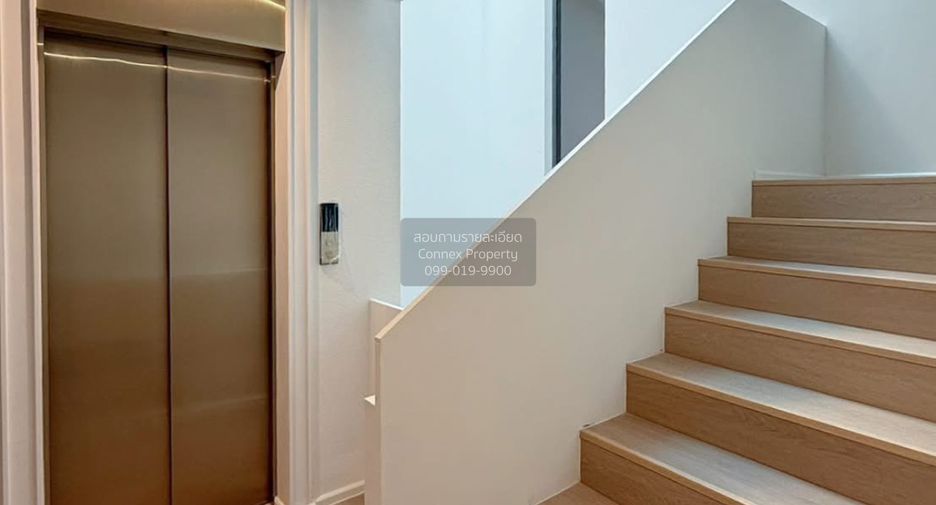 For sale 5 bedrooms townhouse in Watthana, Bangkok