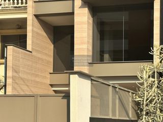 For sale 5 bedrooms townhouse in Watthana, Bangkok