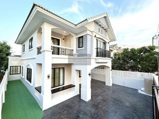 For sale 4 bedrooms house in Bang Khae, Bangkok