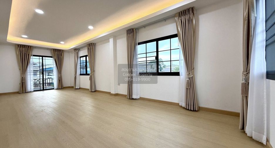 Haus zum Kauf mit 4 Zimmer in Bang Khae, Bangkok