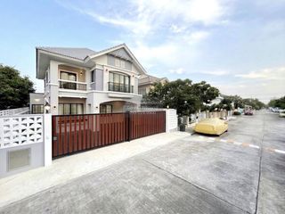 For sale 4 bedrooms house in Bang Khae, Bangkok