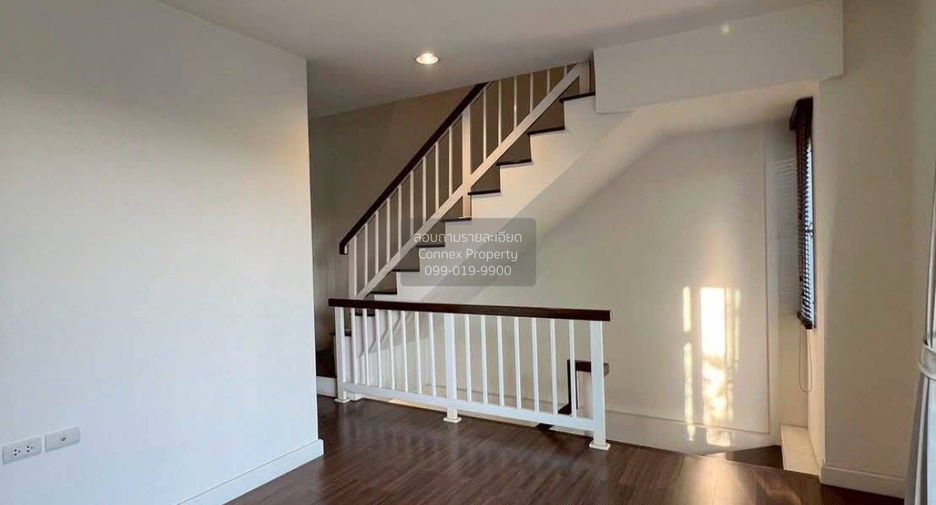 For sale 2 bedrooms townhouse in Bang Kapi, Bangkok