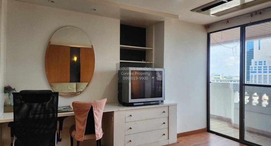 For sale 4 bedrooms condo in Chatuchak, Bangkok
