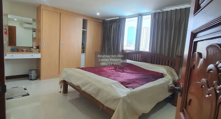 For sale 2 bedrooms condo in Watthana, Bangkok