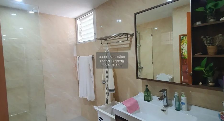 For sale 2 bedrooms condo in Watthana, Bangkok