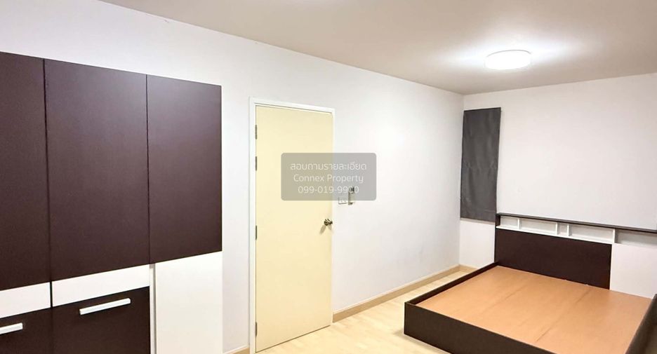 For sale 3 bedrooms townhouse in Don Mueang, Bangkok