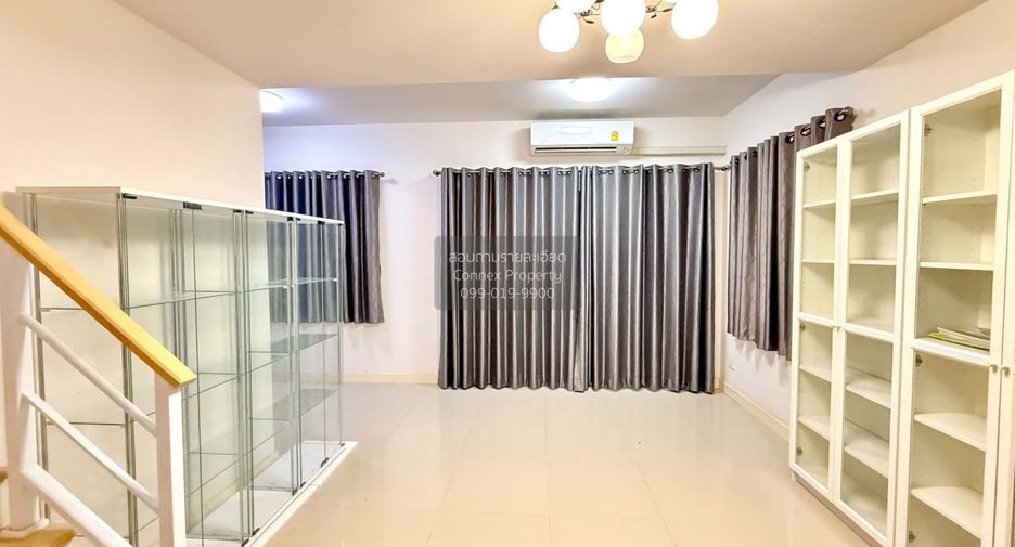 For sale 3 bedrooms townhouse in Don Mueang, Bangkok