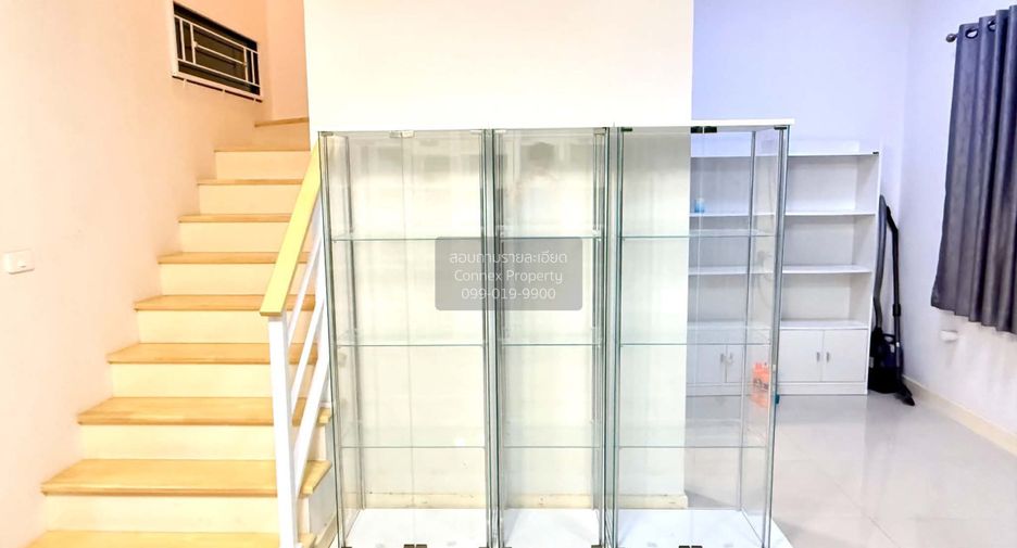 For sale 3 bedrooms townhouse in Don Mueang, Bangkok