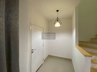 Casa adosada en venta de 3 habitaciones en Don Mueang, Bangkok