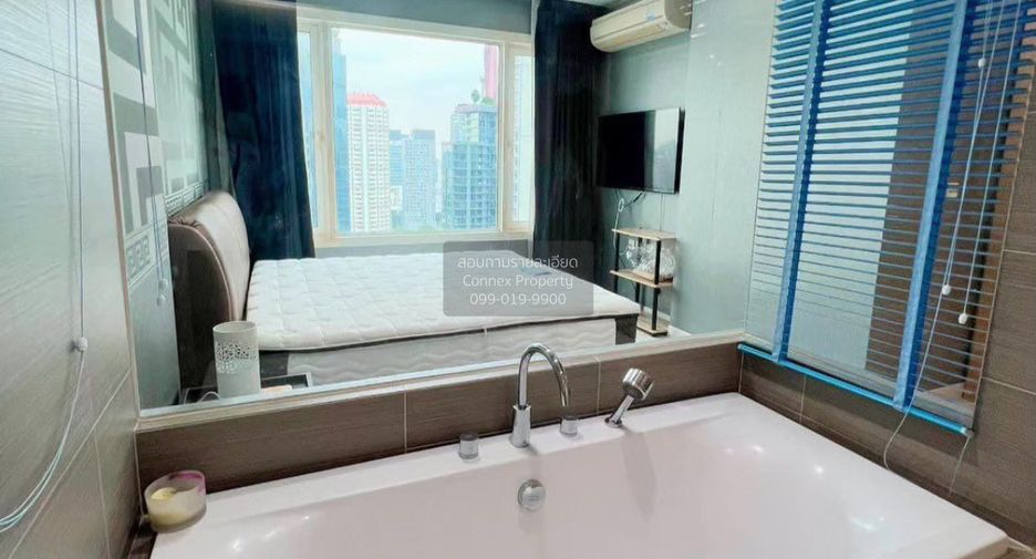 For sale 2 bedrooms condo in Khlong Toei, Bangkok
