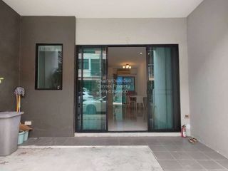 For sale 3 bedrooms townhouse in Bang Khae, Bangkok