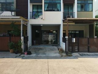 For sale 3 bedrooms townhouse in Bang Khae, Bangkok