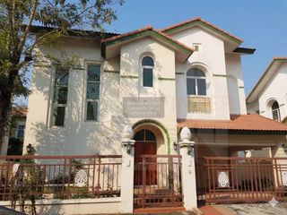 Haus zum Kauf mit 3 Zimmer in Lat Phrao, Bangkok