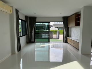 For sale 3 bedrooms house in Don Mueang, Bangkok