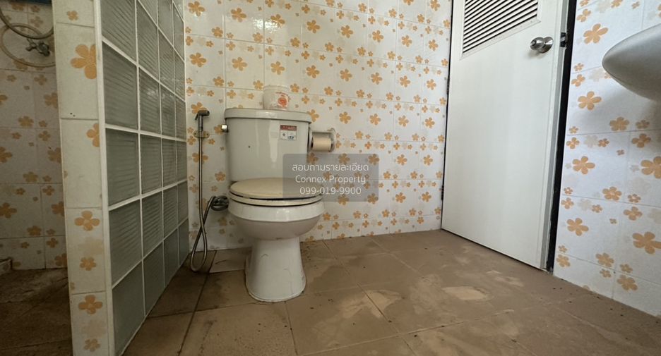 For sale 5 bedrooms house in Lat Phrao, Bangkok