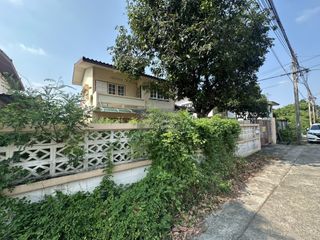 À vendre 5 chambres maison à Lat Phrao, Bangkok