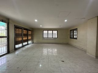 À vendre 5 chambres maison à Lat Phrao, Bangkok