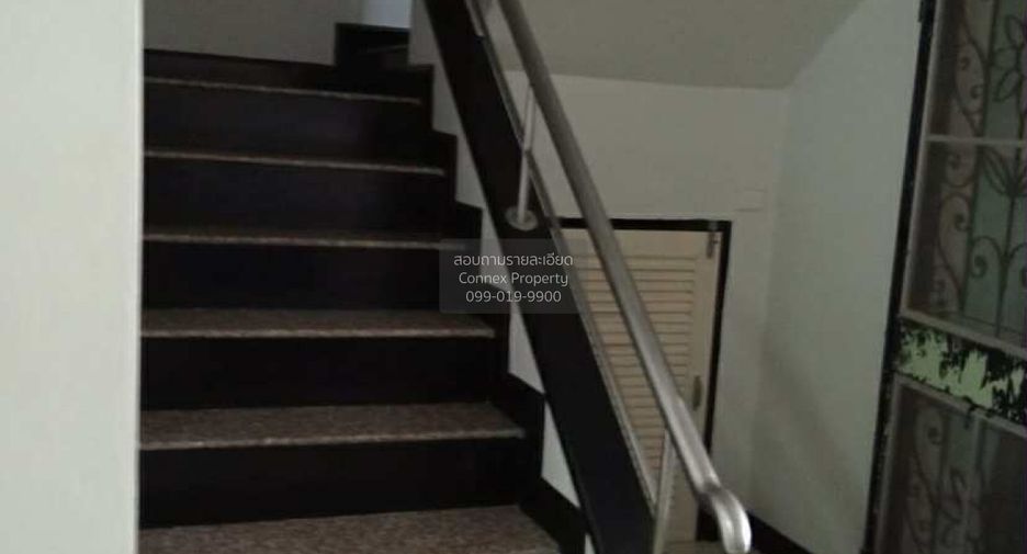 For sale 4 bedrooms townhouse in Bang Khun Thian, Bangkok