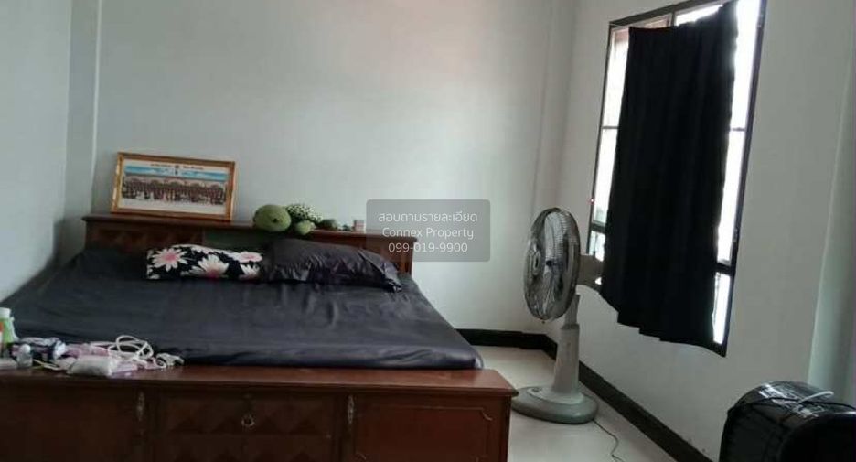 For sale 4 bedrooms townhouse in Bang Khun Thian, Bangkok