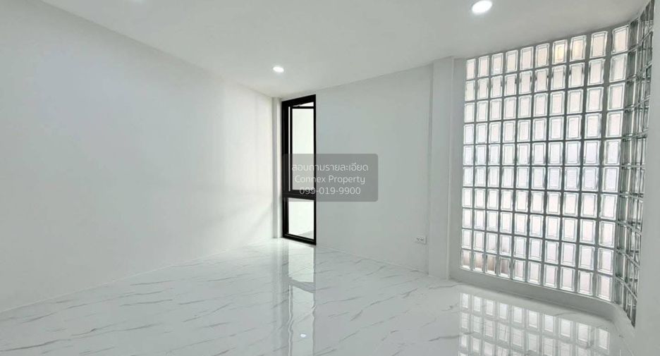 Casa adosada en venta de 3 habitaciones en Mueang Nonthaburi, Nonthaburi