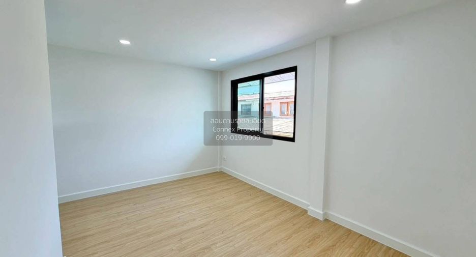 Casa adosada en venta de 3 habitaciones en Mueang Nonthaburi, Nonthaburi