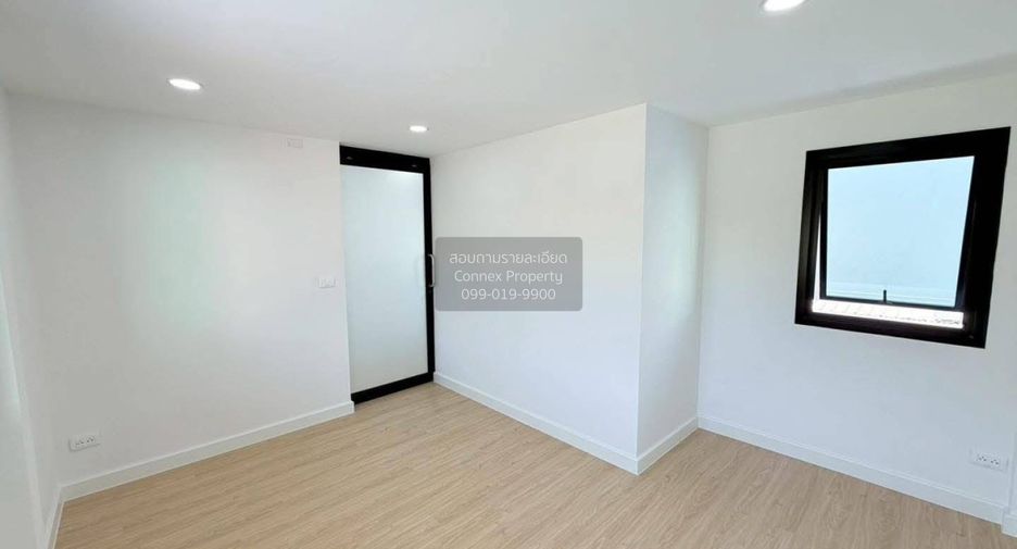 Casa adosada en venta de 3 habitaciones en Mueang Nonthaburi, Nonthaburi
