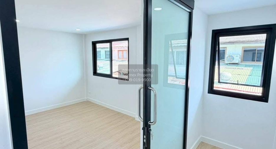 Casa adosada en venta de 3 habitaciones en Mueang Nonthaburi, Nonthaburi
