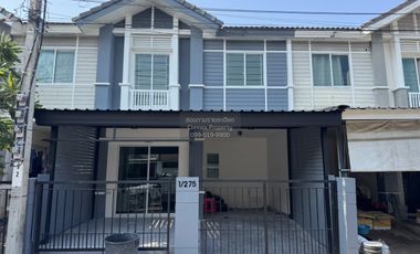 For sale 3 bedrooms townhouse in Bang Khun Thian, Bangkok