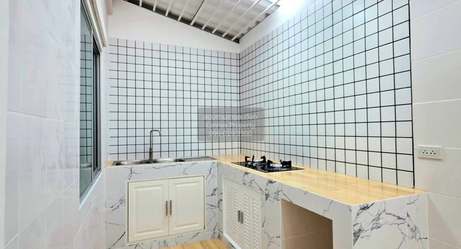 For sale 3 ベッドルーム townhouse in Bang Khun Thian, Bangkok