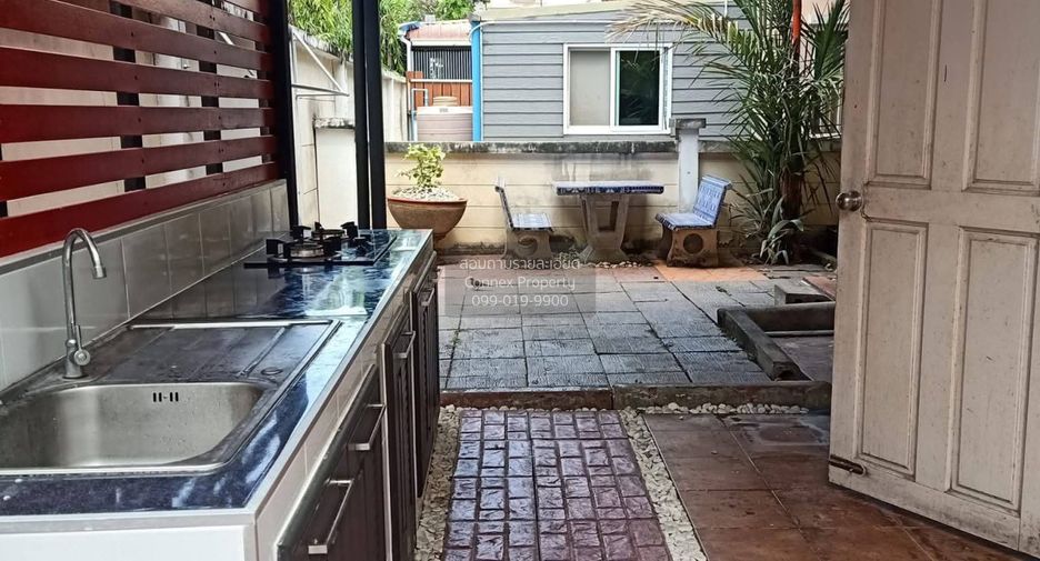For sale 3 bedrooms house in Suan Luang, Bangkok