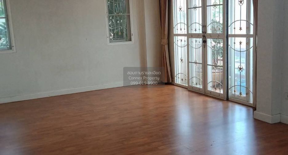For sale 3 bedrooms house in Suan Luang, Bangkok