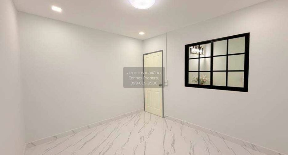 Casa adosada en venta de 2 habitaciones en Saphan Sung, Bangkok
