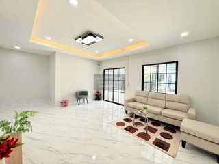 For sale 2 ベッドルーム townhouse in Saphan Sung, Bangkok
