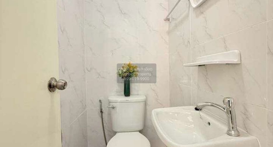 Casa adosada en venta de 2 habitaciones en Saphan Sung, Bangkok