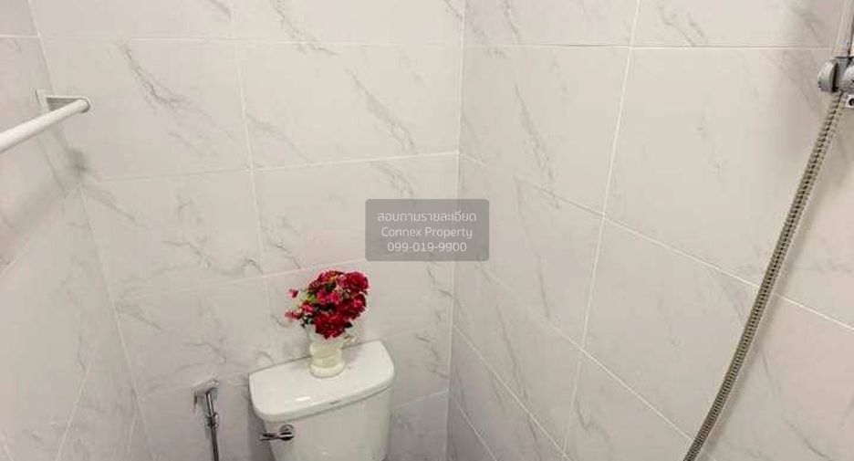 Casa adosada en venta de 2 habitaciones en Saphan Sung, Bangkok