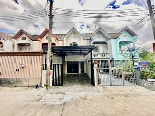 For sale 3 bedrooms townhouse in Lat Phrao, Bangkok