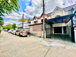 For sale 3 bedrooms townhouse in Lat Phrao, Bangkok
