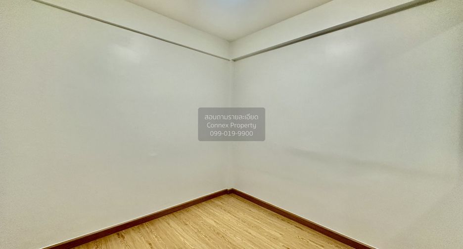 Casa adosada en venta de 3 habitaciones en Lat Phrao, Bangkok