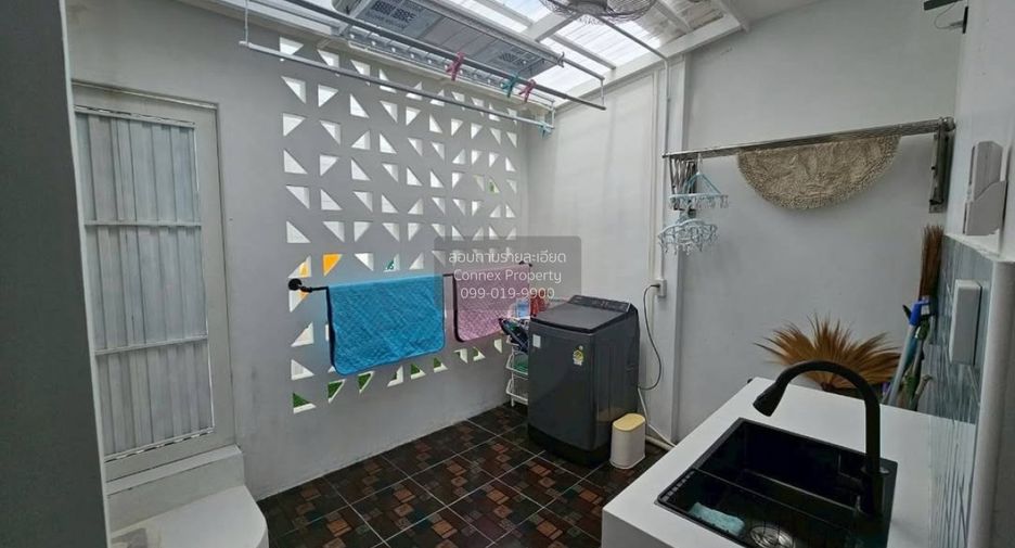 For sale 4 bedrooms house in Lat Krabang, Bangkok