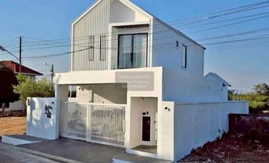 For sale 4 bedrooms house in Lat Krabang, Bangkok