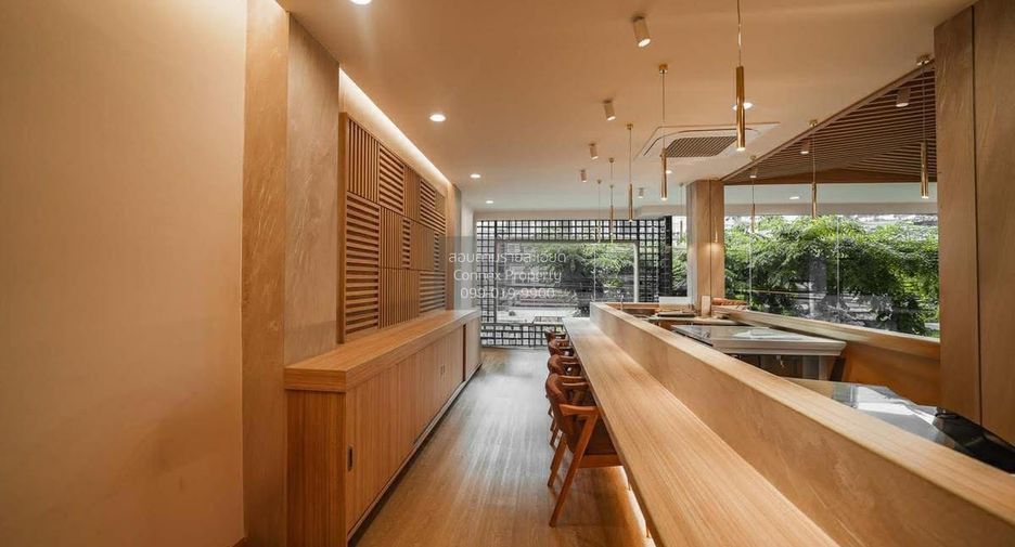 For sale 1 bed retail Space in Watthana, Bangkok